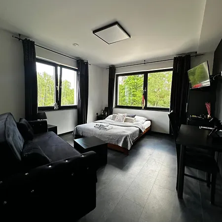 Modern Rancho - Nad Rzeka, Przy Stadninie Koni Vendégház 3*