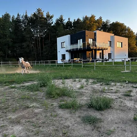 Modern Rancho - Nad Rzeka, Przy Stadninie Koni Vendégház